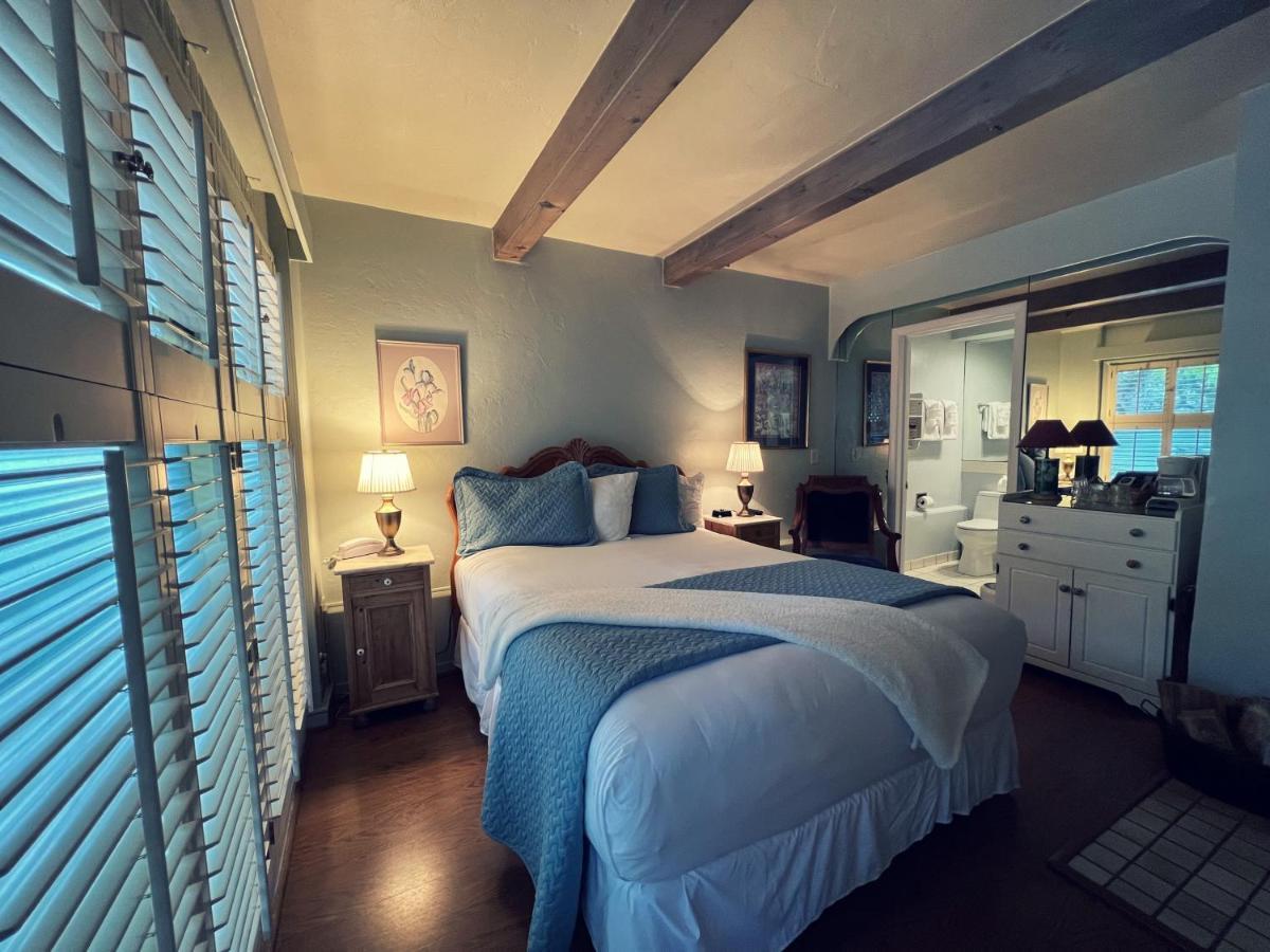 Carmel Garden Inn Ngoại thất bức ảnh