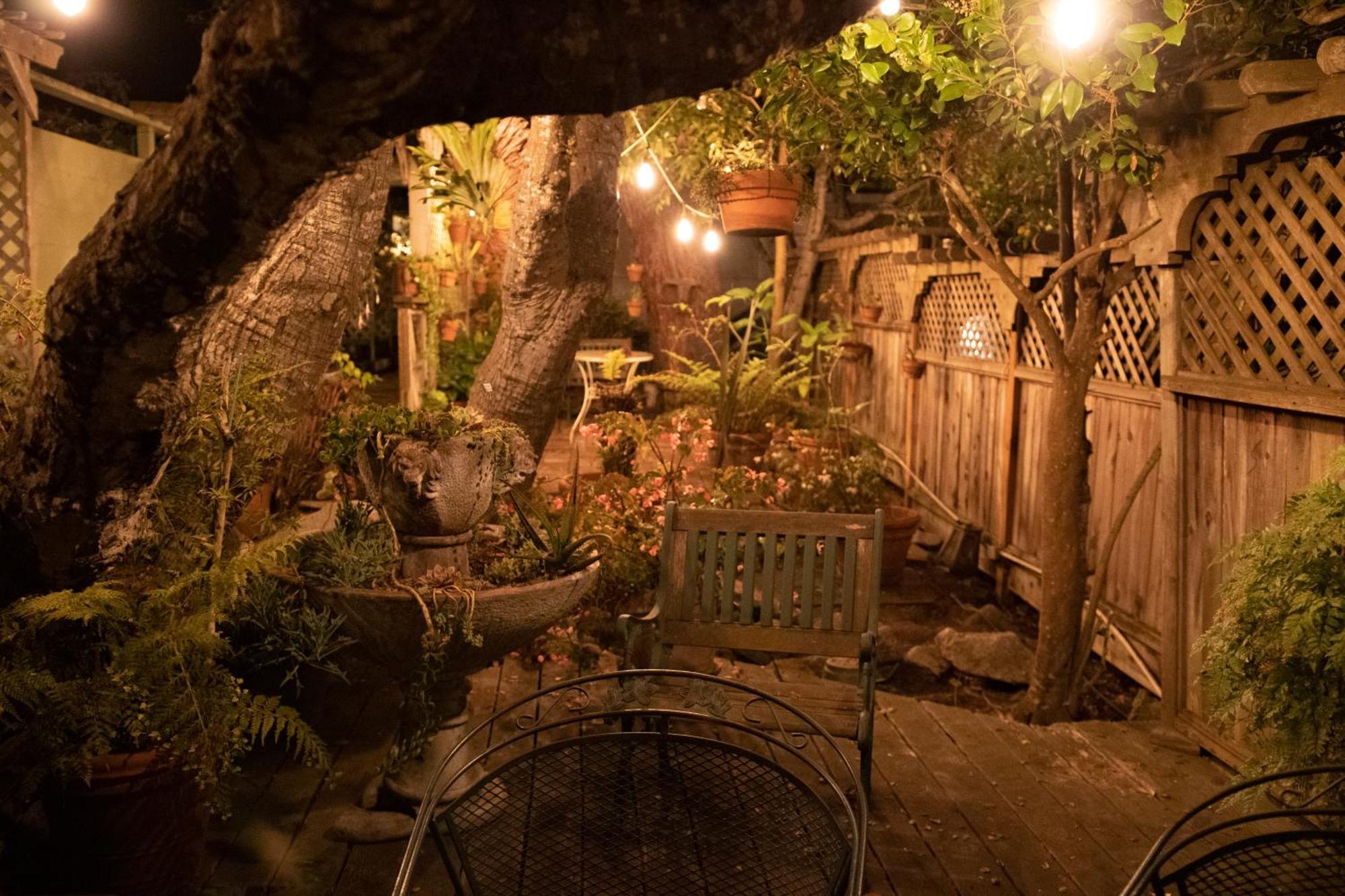 Carmel Garden Inn Ngoại thất bức ảnh