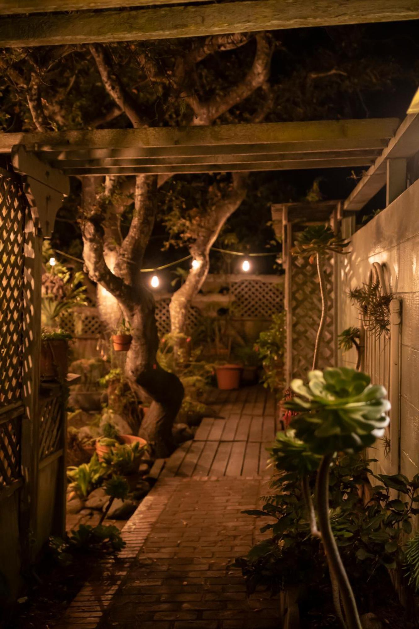 Carmel Garden Inn Ngoại thất bức ảnh