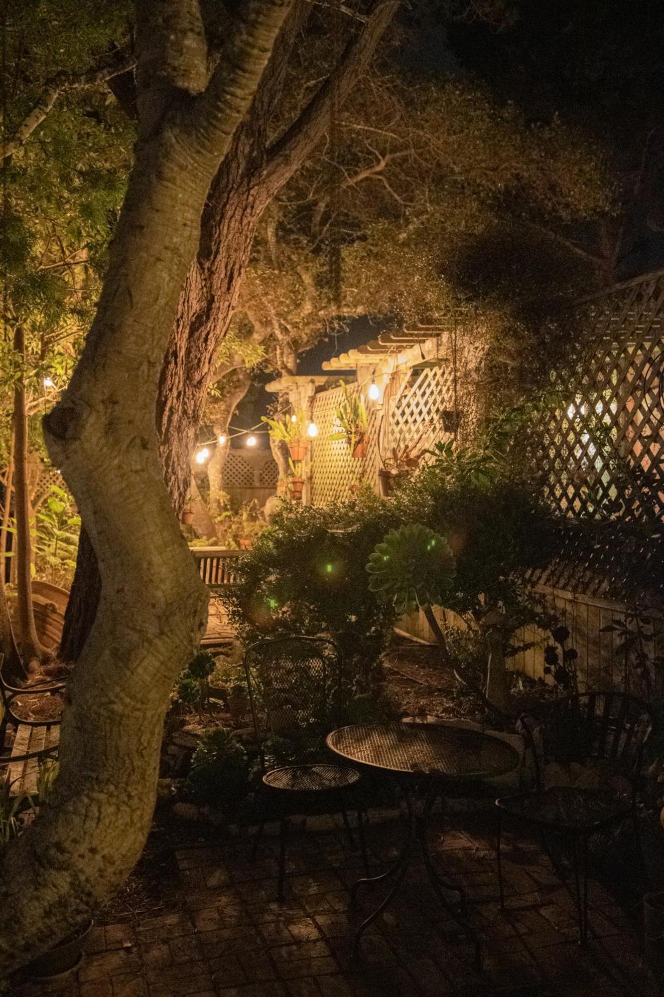 Carmel Garden Inn Ngoại thất bức ảnh