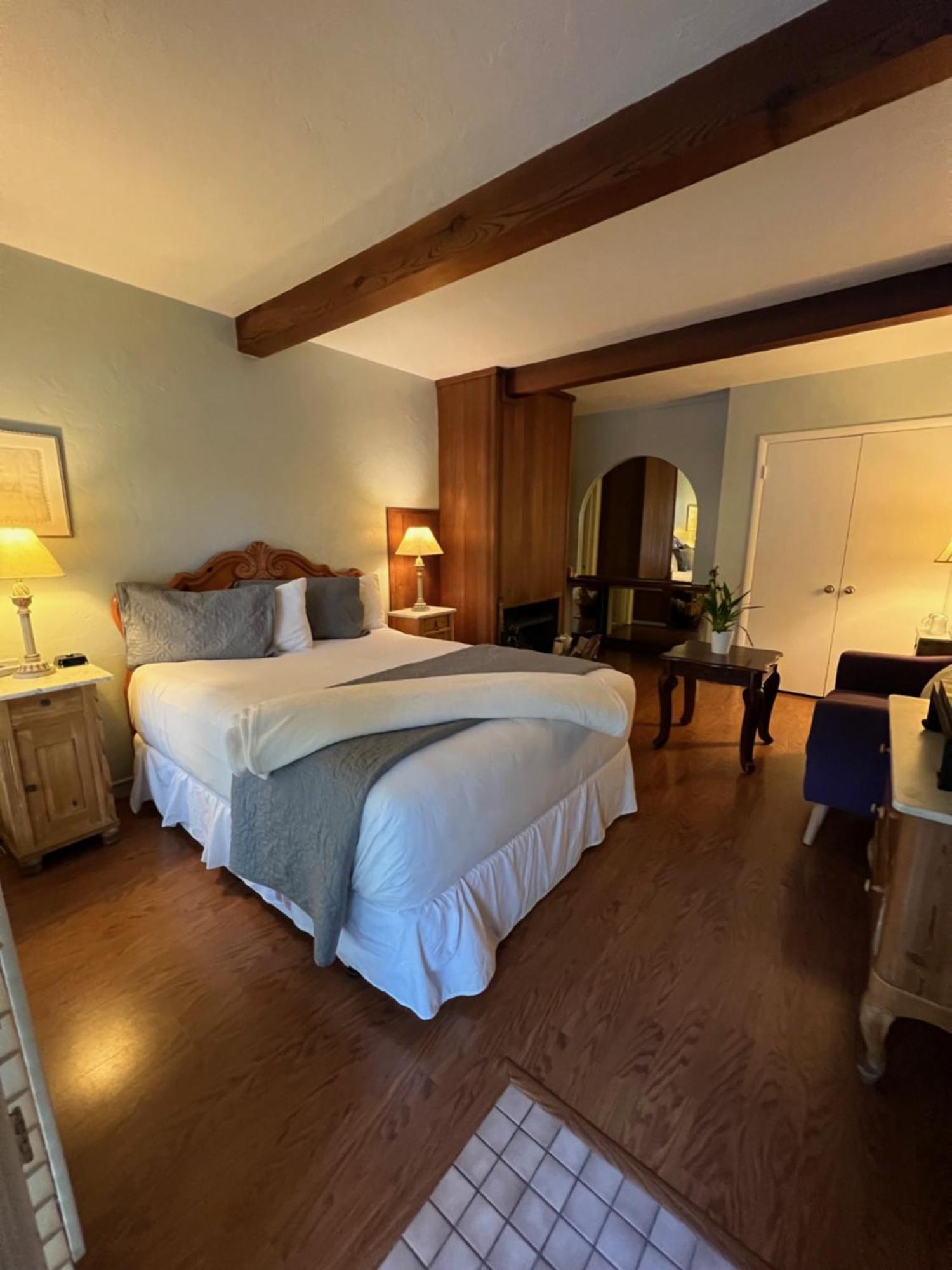 Carmel Garden Inn Ngoại thất bức ảnh