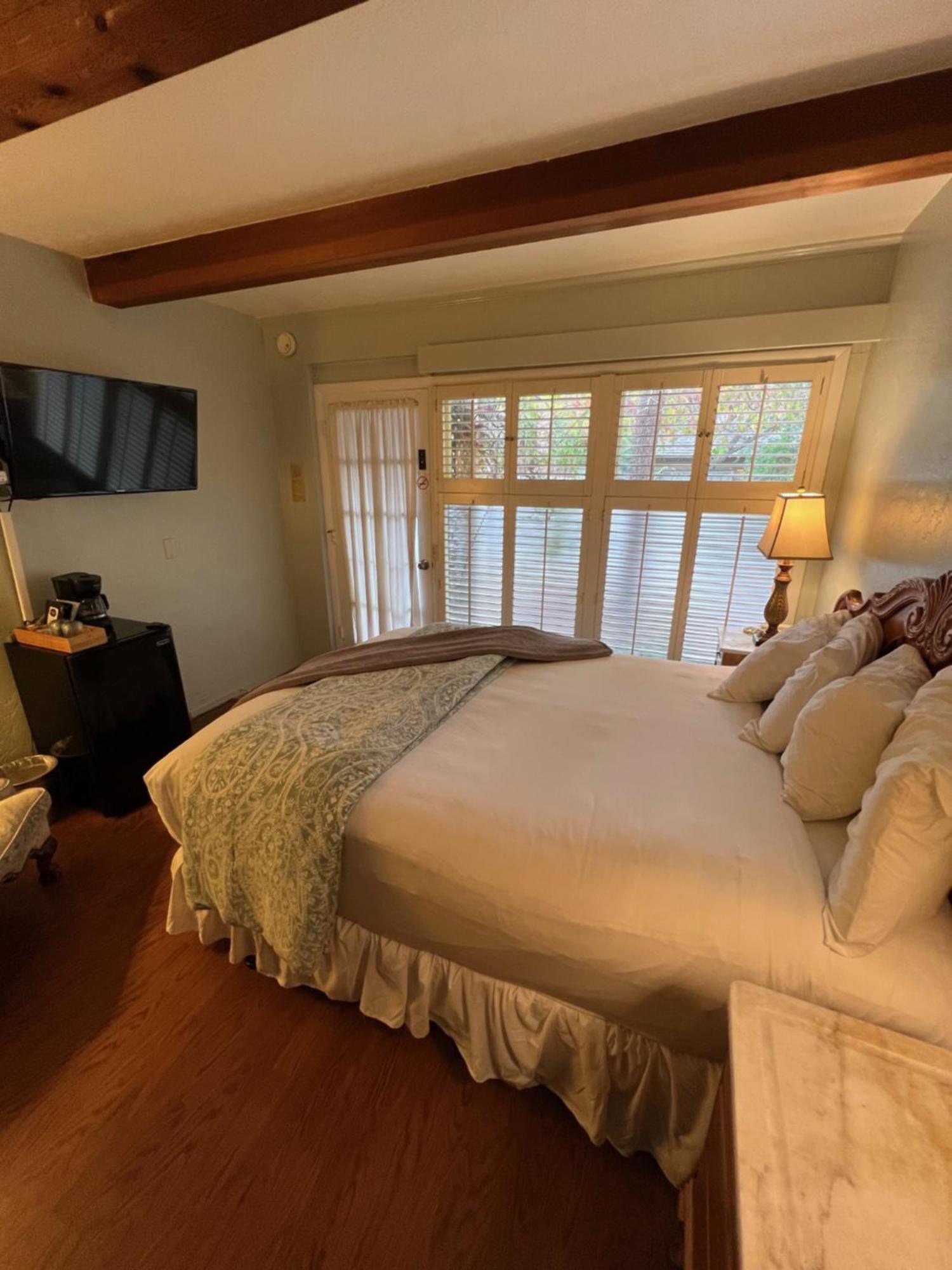 Carmel Garden Inn Ngoại thất bức ảnh