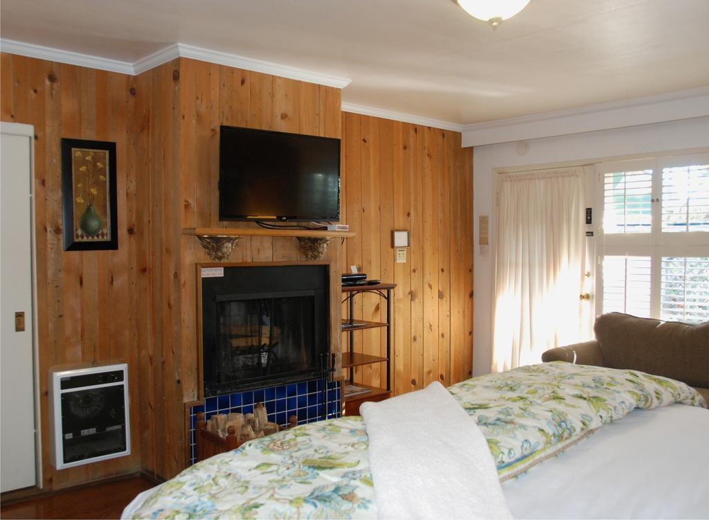 Carmel Garden Inn Ngoại thất bức ảnh